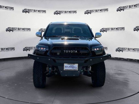 Used 2014 Toyota Tacoma 4x4 Double Cab image 2