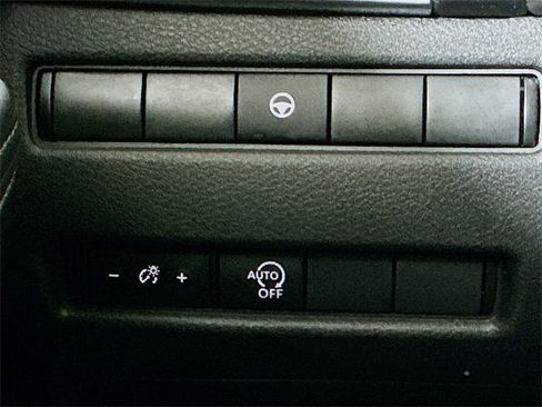 Used 2023 Nissan Rogue SV image 10