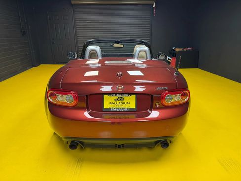 Used 2010 MAZDA MX-5 Miata Grand Touring w/ Premium Pkg image 3