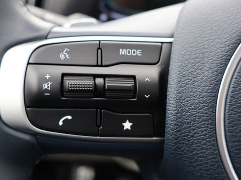 Certified 2025 Kia Sportage EX w/ EX Premium Package image 17