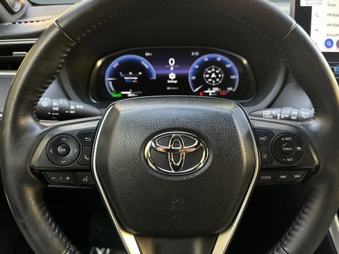 Used 2023 Toyota Venza Limited image 15