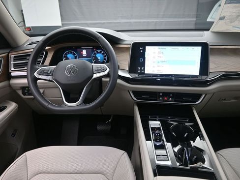 New 2026 Volkswagen Atlas SE FWD image 9