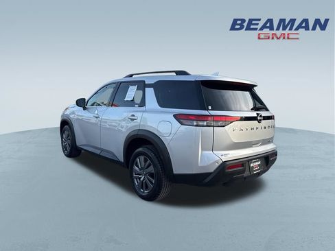 Used 2024 Nissan Pathfinder SV AWD/4WD image 5