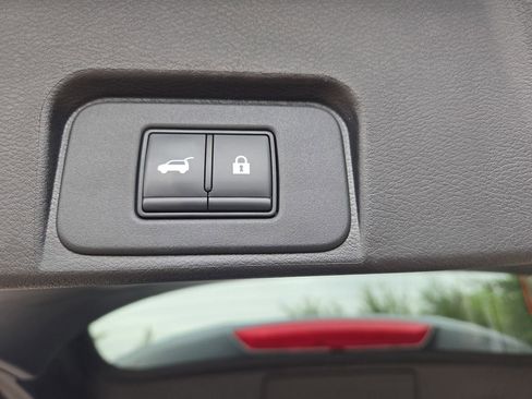 Used 2024 Nissan Rogue SV image 13