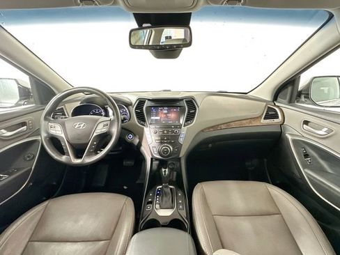 Used 2017 Hyundai Santa Fe Limited AWD/4WD image 3