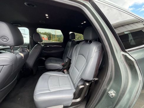 Used 2023 Buick Enclave Essence AWD/4WD image 10