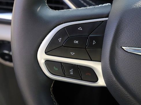 Used 2024 Chrysler Pacifica Limited FWD image 26