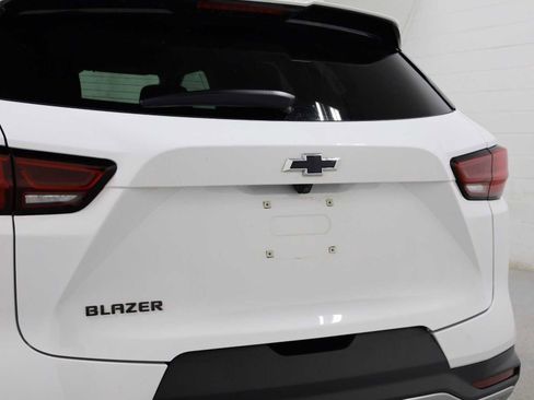 Used 2023 Chevrolet Blazer LT w/ Convenience Package FWD image 8