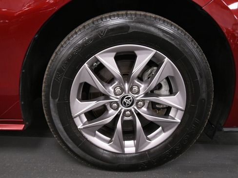 Used 2021 Toyota Sienna LE FWD image 29