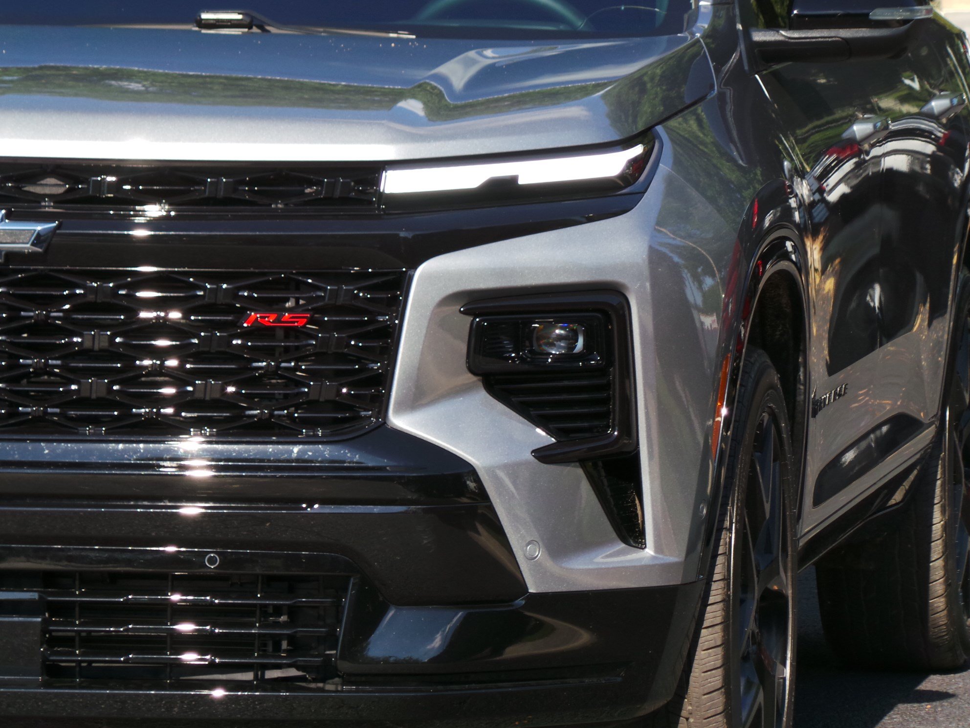 Used 2025 Chevrolet Traverse RS FWD image 22