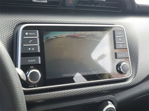 Used 2018 Nissan Kicks SV image 29