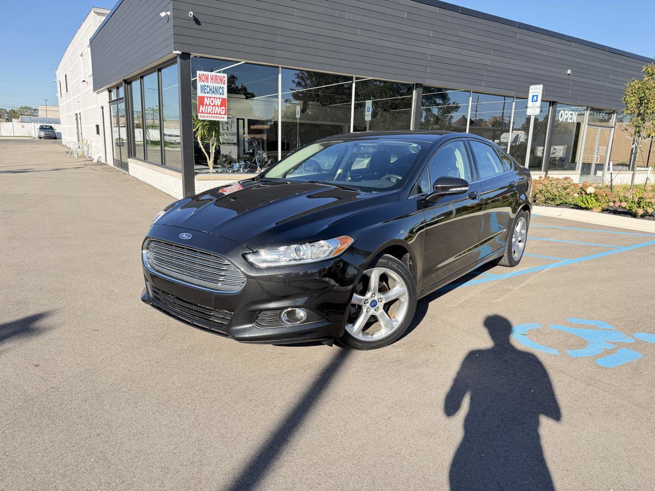 Used 2014 Ford Fusion SE FWD image 1