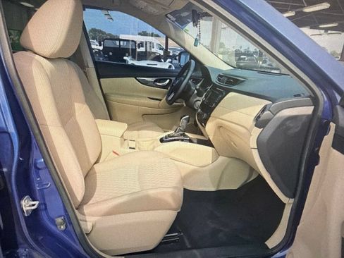 Used 2018 Nissan Rogue SV FWD image 7