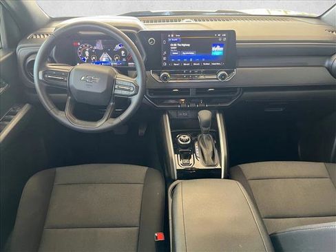 Used 2024 Chevrolet Colorado Trail Boss w/ Technology Package image 11