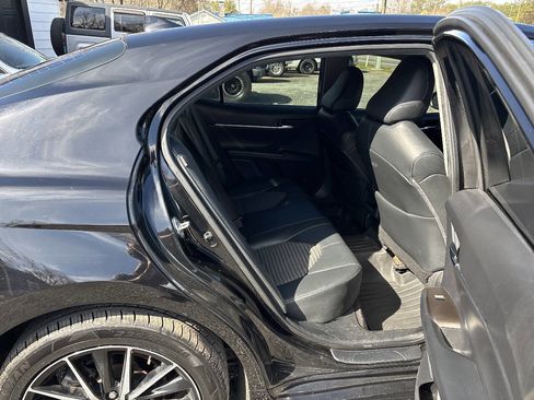 Used 2021 Toyota Camry SE image 16