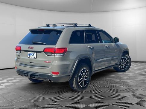 Used 2020 Jeep Grand Cherokee Trailhawk w/ Trailhawk Luxury Group AWD/4WD image 4