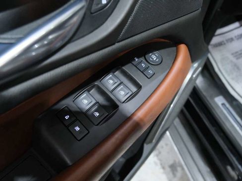 Used 2015 Cadillac Escalade ESV Premium image 19