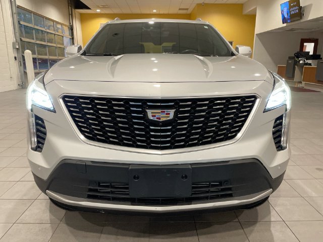 Used 2019 Cadillac XT4 Premium Luxury w/ Enhanced Visibility Package AWD/4WD image 9