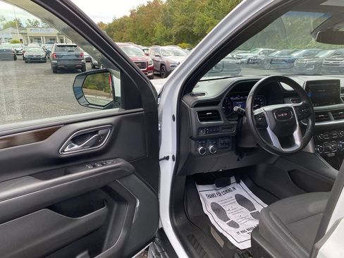 Used 2021 GMC Yukon XL SLE w/ Gmc Pro Safety Plus Package image 10