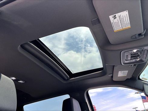 Used 2024 Chevrolet Silverado 1500 LT Trail Boss w/ LT Trail Boss Premium Package image 24