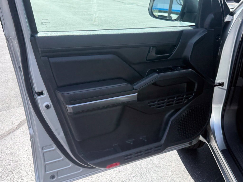 Certified 2025 Toyota Tacoma SR5 AWD/4WD image 13