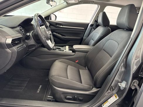 Used 2023 Nissan Altima 2.5 SV w/ SV Premium Package FWD image 14