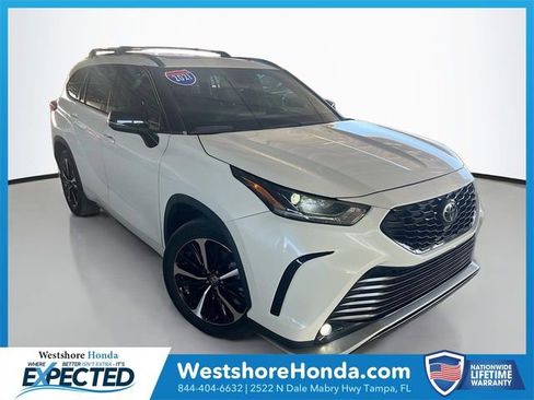 Used 2021 Toyota Highlander XSE image 1