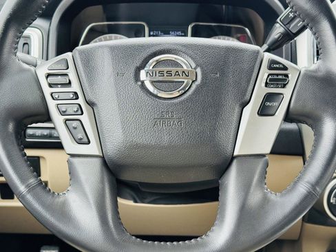 Used 2017 Nissan Titan SV image 15