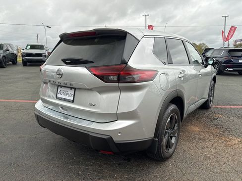 Used 2024 Nissan Rogue SV image 6