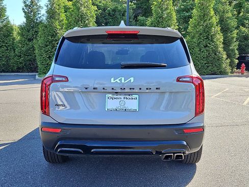 Used 2022 Kia Telluride EX w/ EX Premium Package AWD/4WD image 6