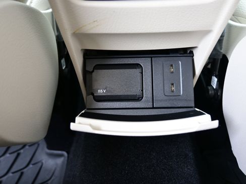 Used 2022 Mercedes-Benz GLA 250 4MATIC image 15