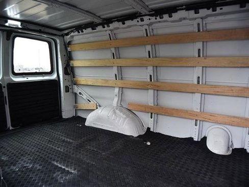 Used 2024 GMC Savana 2500 w/ Driver Convenience Package image 18