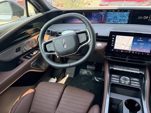 New 2026 Lincoln Nautilus Reserve AWD/4WD image 11