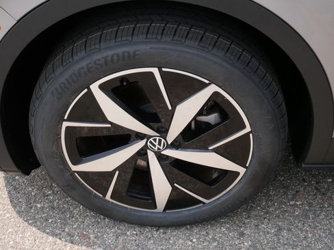 Used 2023 Volkswagen ID.4 Pro S AWD/4WD image 15