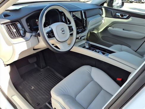 Certified 2024 Volvo XC60 B5 Plus w/ Protection Package Premier image 19