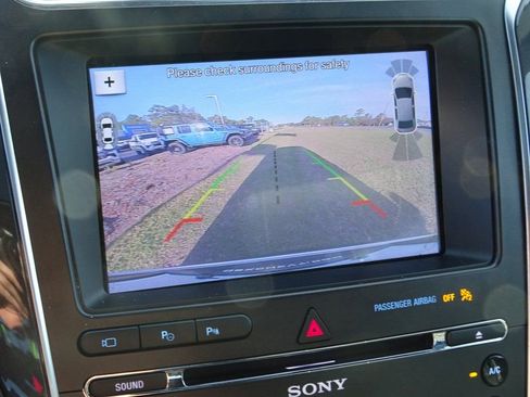 Used 2018 Ford Explorer Platinum image 35