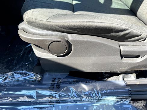 Used 2009 Ford Focus SE image 25