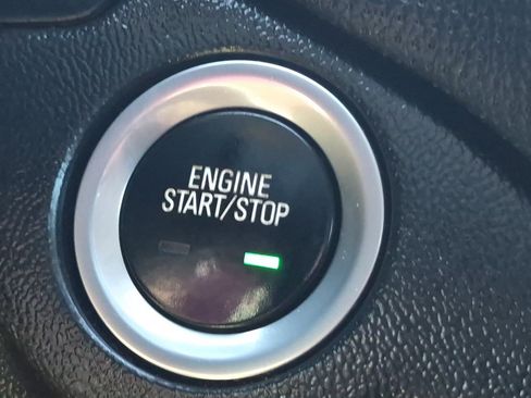 Used 2018 Chevrolet Equinox Premier FWD image 19