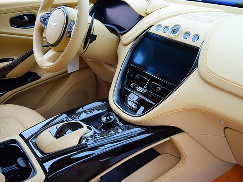 Used 2023 Aston Martin DBX 707 AWD/4WD image 28