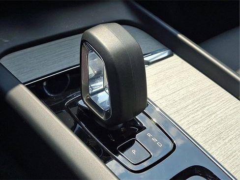 Certified 2025 Volvo XC60 B5 Plus image 13