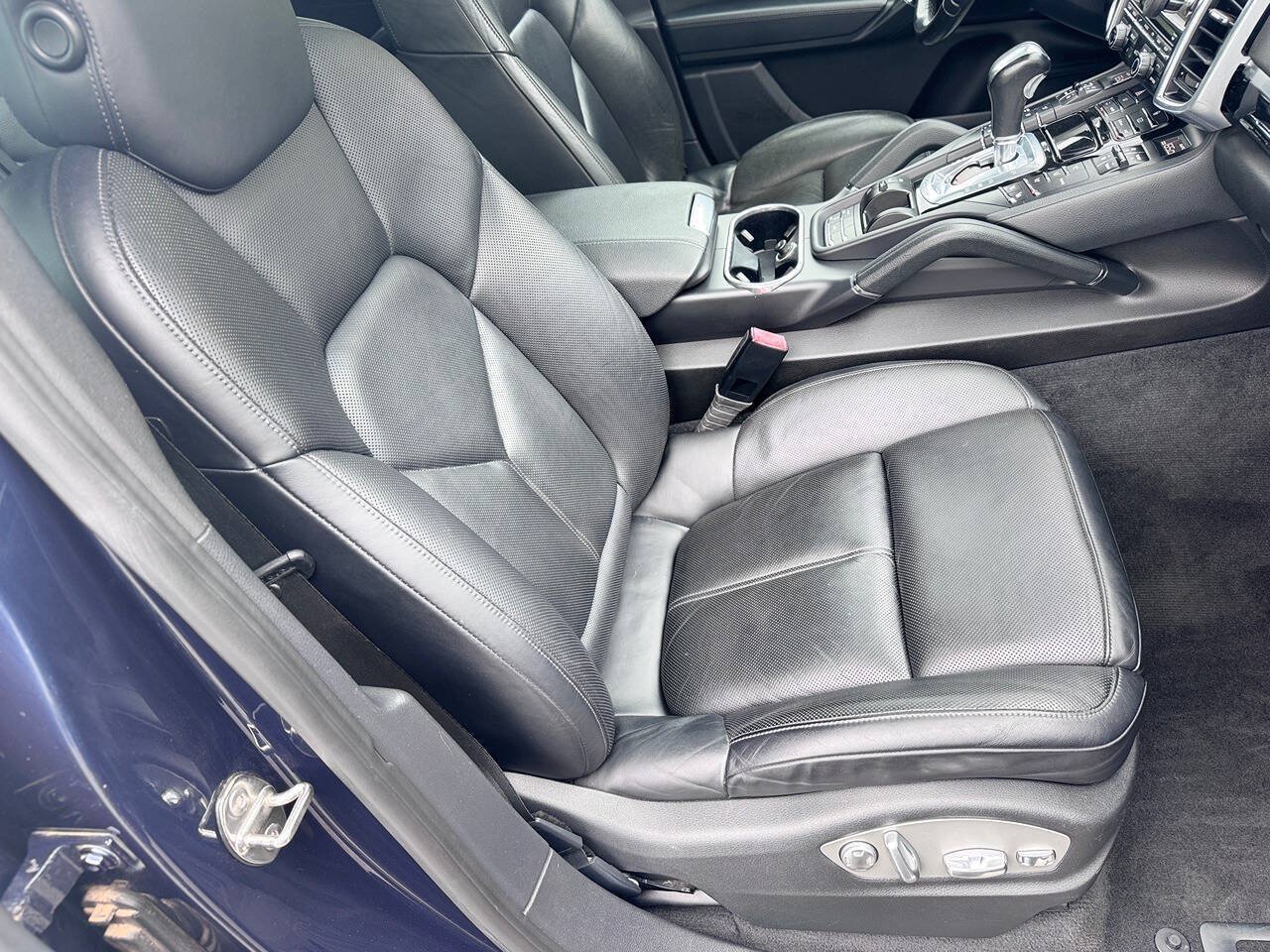 Used 2013 Porsche Cayenne Diesel AWD/4WD image 19