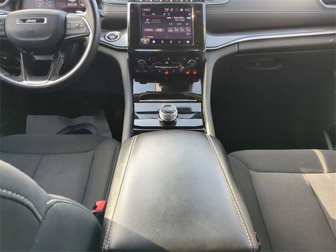 Used 2022 Jeep Grand Cherokee L Laredo w/ Luxury Tech Group I image 17