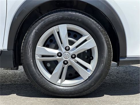 Used 2021 Nissan Kicks S FWD image 27