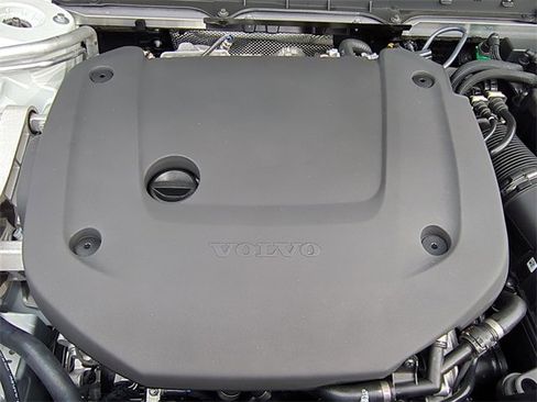 New 2026 Volvo XC90 B6 Plus image 24