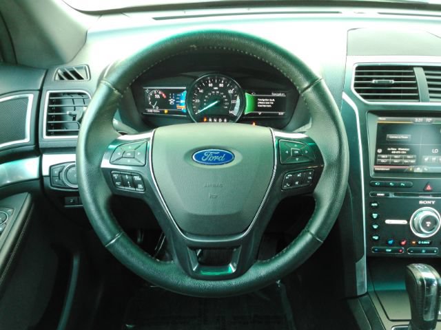 Used 2016 Ford Explorer Limited w/ Equipment Group 303A AWD/4WD image 34