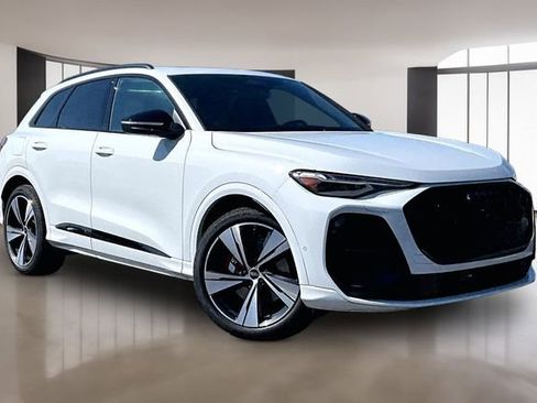 New 2025 Audi SQ5 Premium Plus image 1