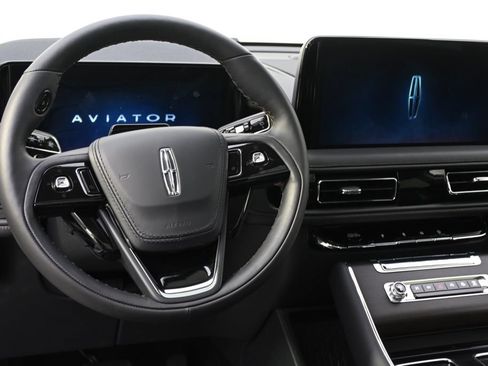New 2026 Lincoln Aviator Reserve w/ Jet Appearance Package AWD/4WD image 12