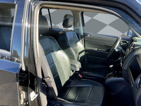 Used 2017 Jeep Patriot High Altitude image 7