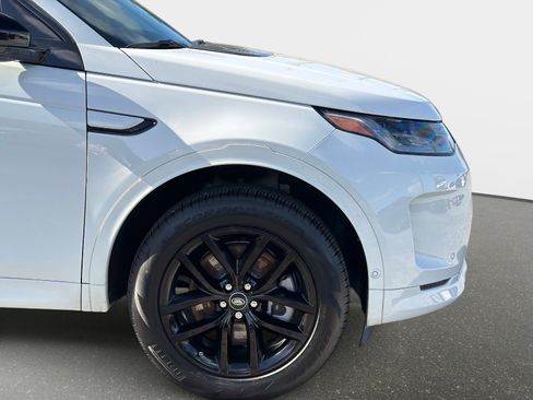 Used 2025 Land Rover Discovery Sport S image 12