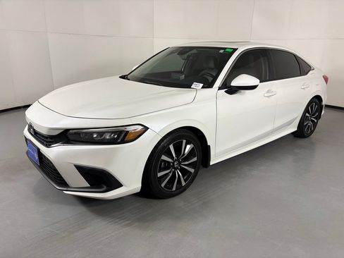 Used 2022 Honda Civic EX image 4